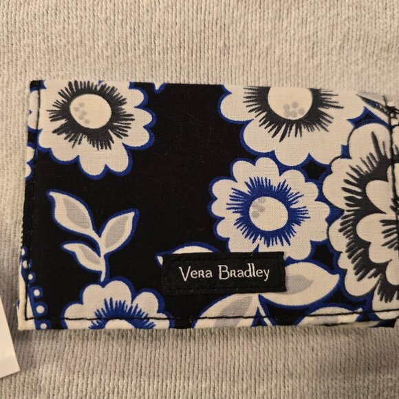Vera Bradley NEW Card Case Snow Lotus Black White Floral Retired Pattern RFID Se - Picture 3 of 12